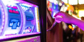 Multi-sport coverage display showing basketball, football and boxing categories
